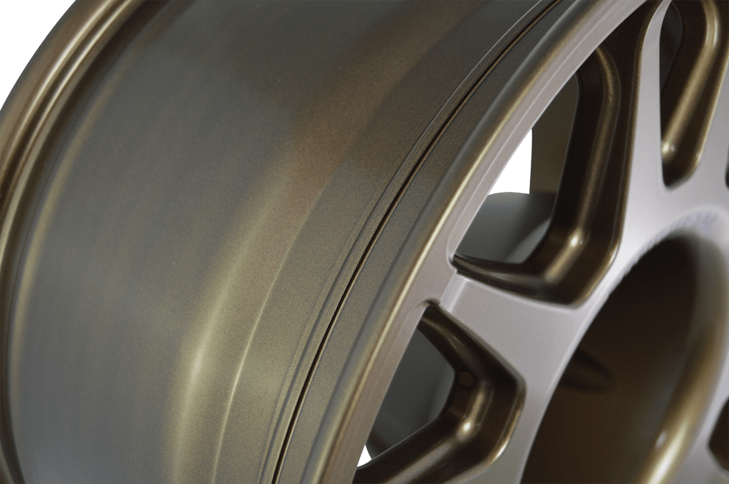 Evo Corse wheel for toyota land cruiser 300 series and Prado 250. the 4x4 off road alloy wheel with the highest high load rating for overlanding, rally, 4wd expedition and GVM upgrades in australia. LC250 lc300 wheels, 300 series wheels, 300 series landcruiser wheels, what is the best offset for prado 250 or land cruiser 300 wheels? This 18x8.5 ET47 ET40 ET38 ET25 ET20. close view matt bronze