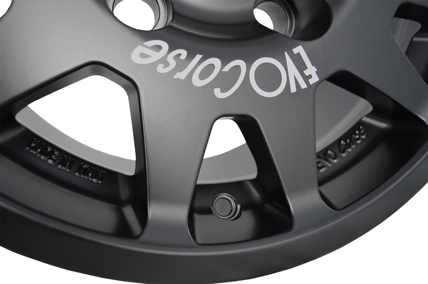 Evo Corse Australia Delica and Mitsubishi Pajero Daker Zero Rally wheel 16x8 16x7 zero offset or -10 or -20 offset. Strong alloy wheel for retro dakar winning pajero black detail view