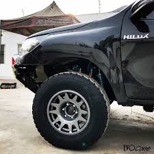 Land Cruiser 60 & 80 series, vintage Hilux, FJ Cruiser 16 x 7" ET-10