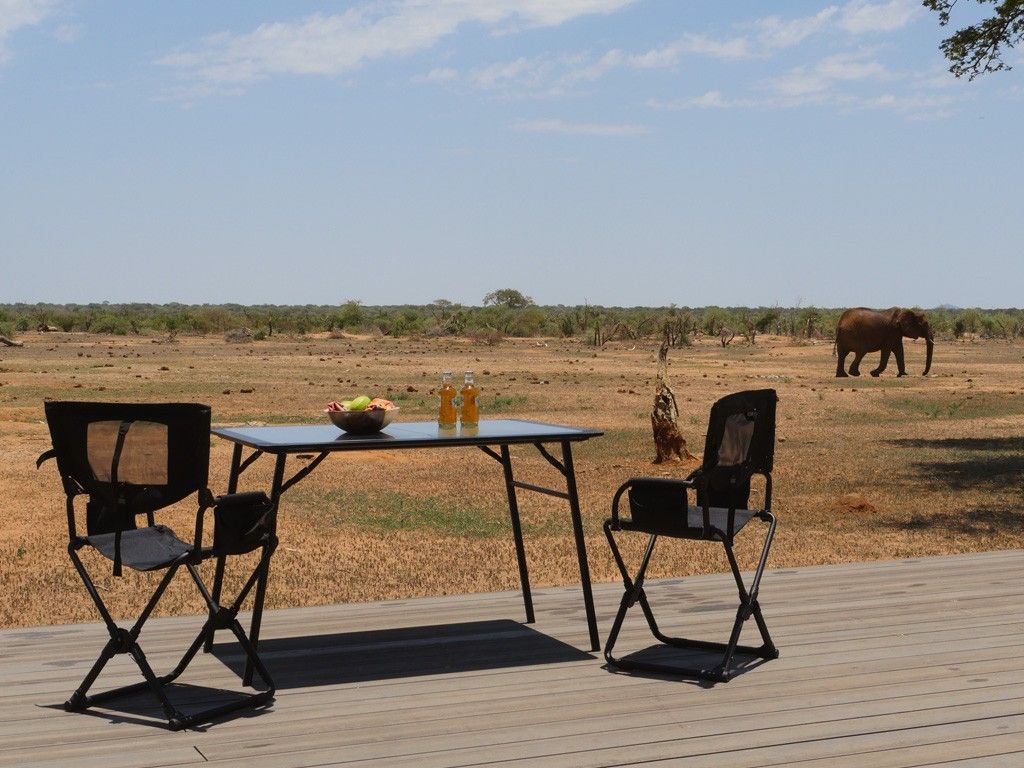 safari shot of front runner pro camp and prep table kit australia melbourne stainless camp table, the best and sturdiest and strongest, store under a roof rack slide it out the way